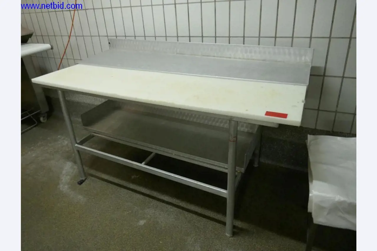 Goed onderhouden machines en apparatuur in een slagerij-14