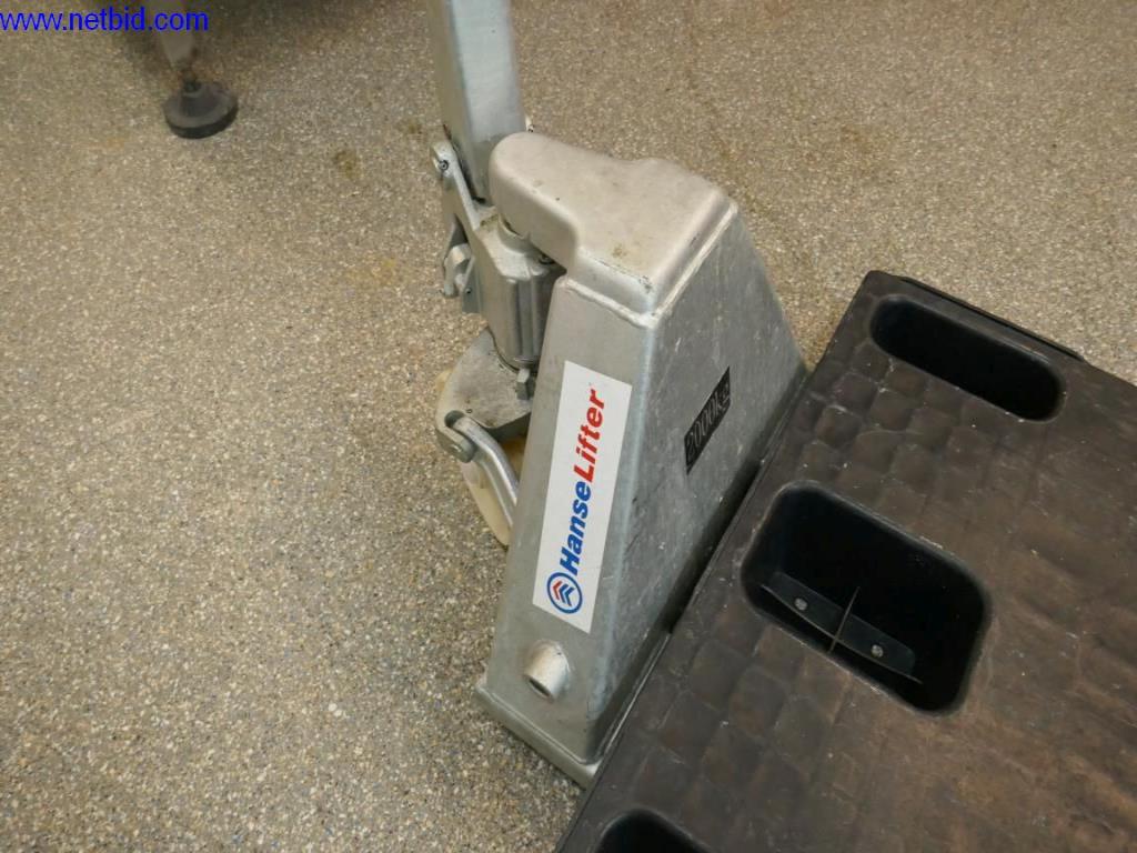 Gepflegte Maschinen und Ausstattung eines Fleischereibetriebes-15