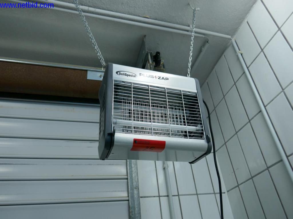 Gepflegte Maschinen und Ausstattung eines Fleischereibetriebes-22