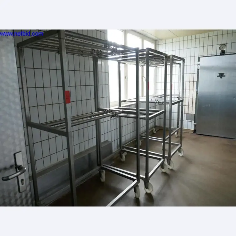 Goed onderhouden machines en apparatuur in een slagerij-24