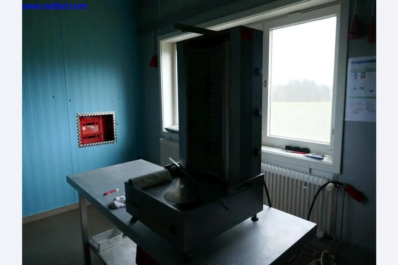 Goed onderhouden machines en apparatuur in een slagerij-25