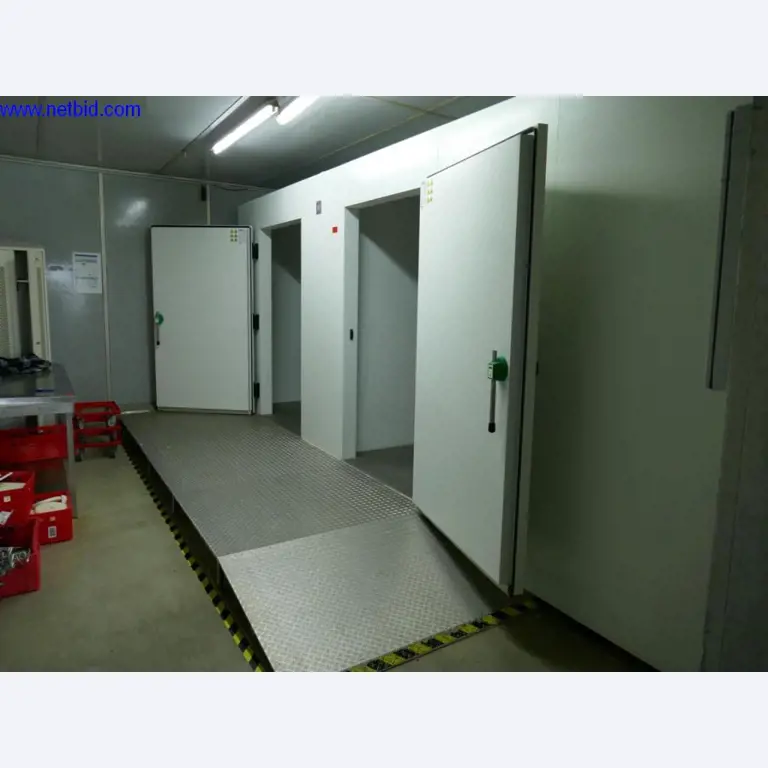 Goed onderhouden machines en apparatuur in een slagerij-26