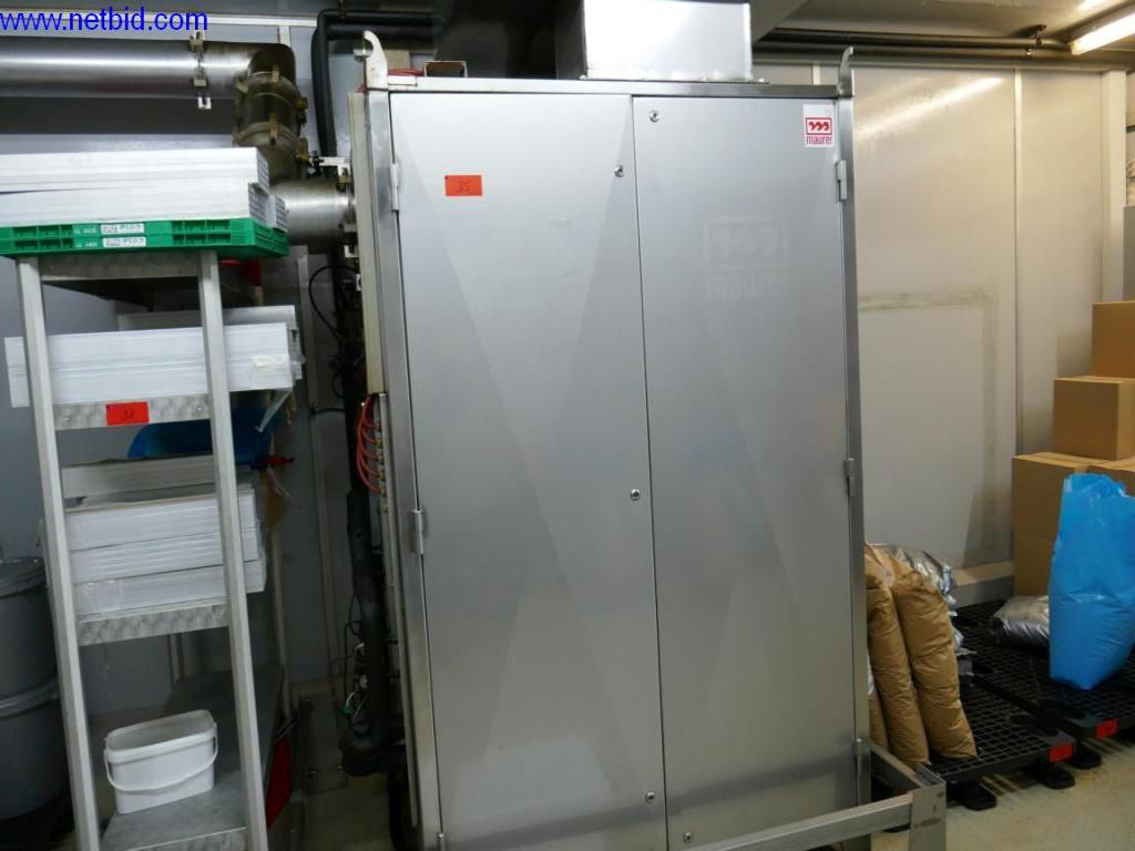 Gepflegte Maschinen und Ausstattung eines Fleischereibetriebes-31