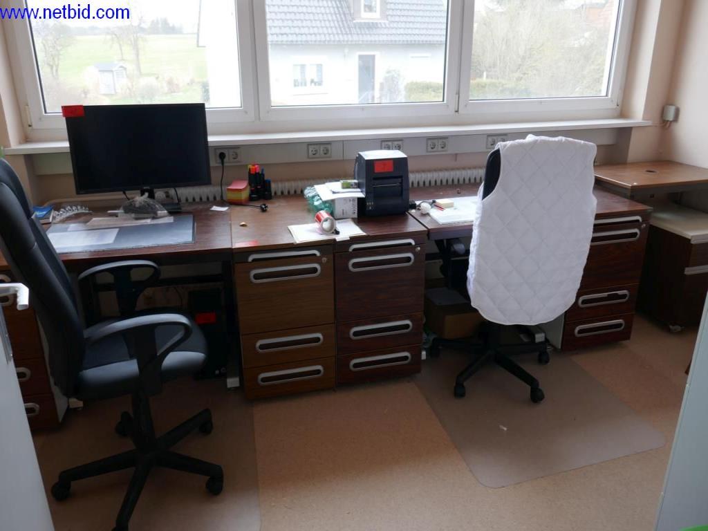 Gepflegte Maschinen und Ausstattung eines Fleischereibetriebes-38