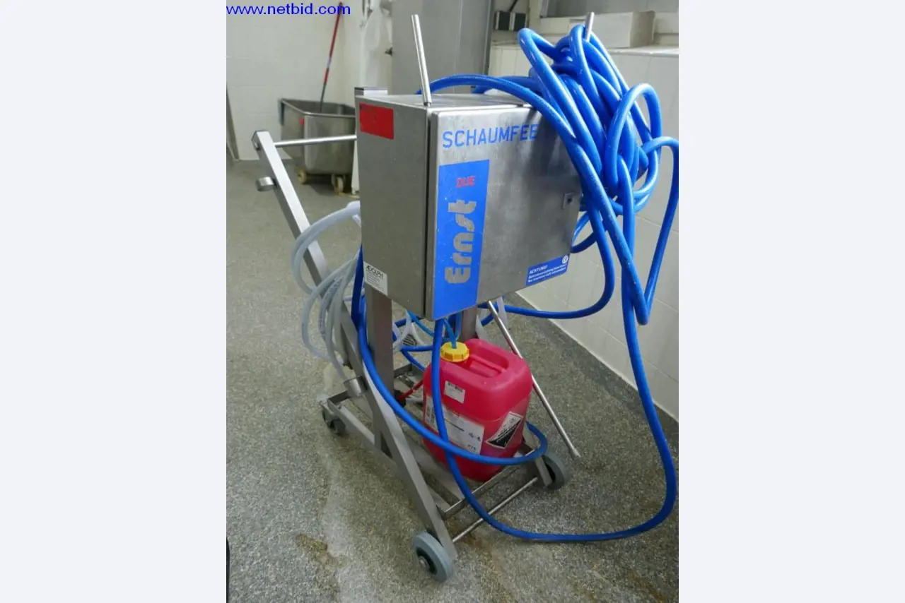 Goed onderhouden machines en apparatuur in een slagerij-3