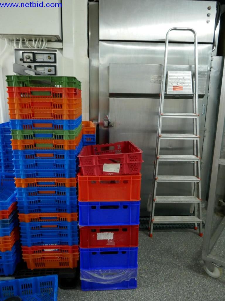 Gepflegte Maschinen und Ausstattung eines Fleischereibetriebes-6