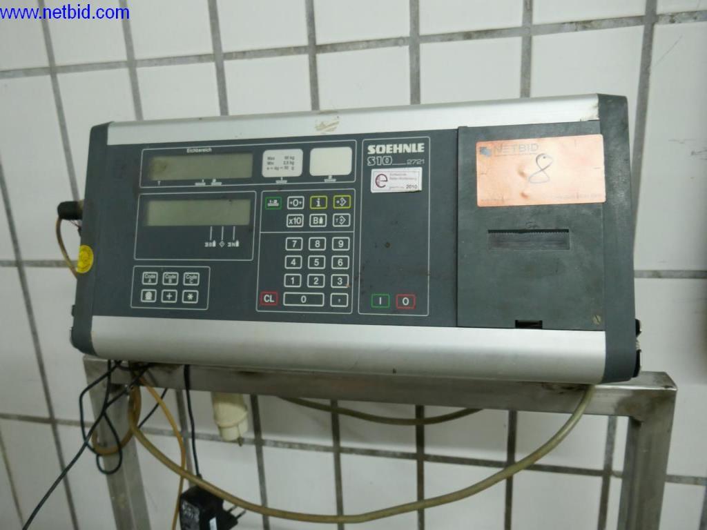 Gepflegte Maschinen und Ausstattung eines Fleischereibetriebes-7