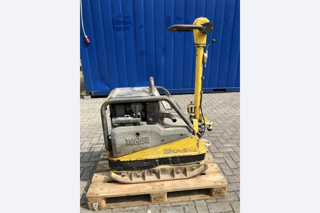 Machines de chantier et véhicules utilitaires-2