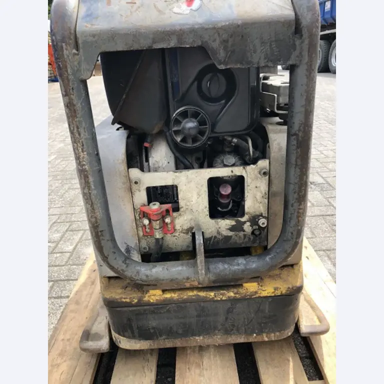 Machines de chantier et véhicules utilitaires-5
