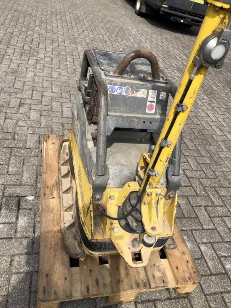 Construction equipment and commercial vehicles-8