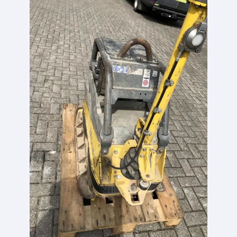 Maquinaria de construcción y vehículos industriales-8