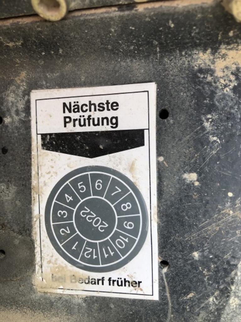 Maszyny budowlane i pojazdy użytkowe-11