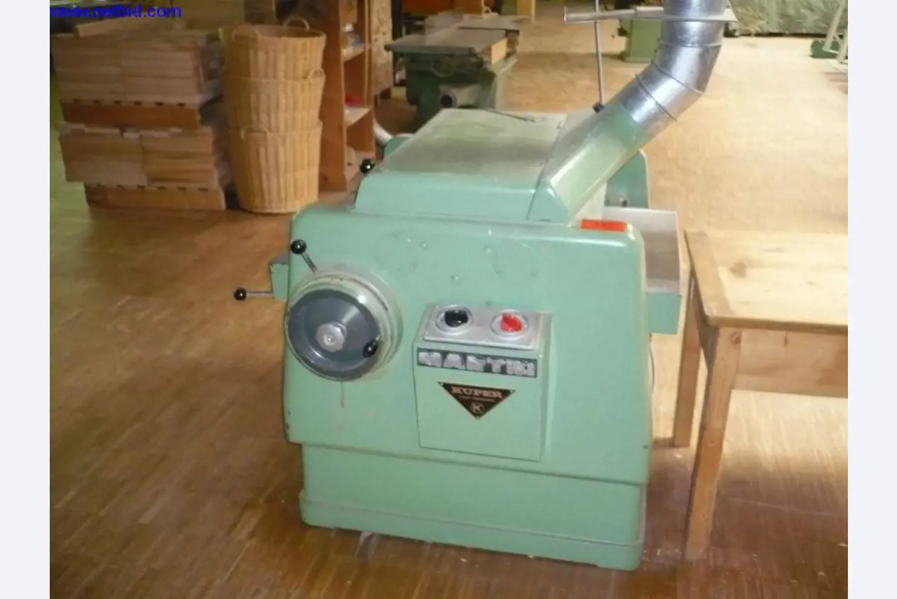 Holzbearbeitungs- und Werkzeugmaschinen zur Herstellung von mechanischen Kuckucksuhrwerken und -gehäusen-1