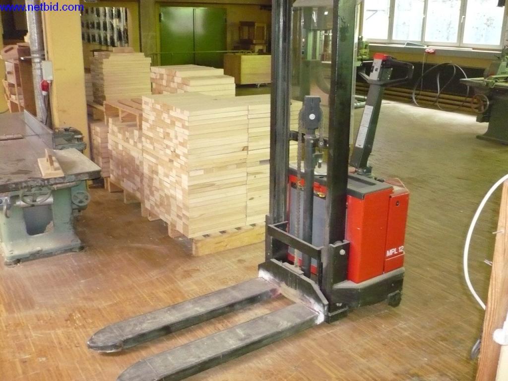 Dřevoobráběcí a obráběcí stroje pro výrobu mechanických hodinových strojků a skříní pro kukačky-1