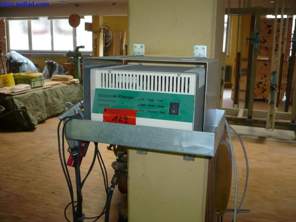 Dřevoobráběcí a obráběcí stroje pro výrobu mechanických hodinových strojků a skříní pro kukačky-2