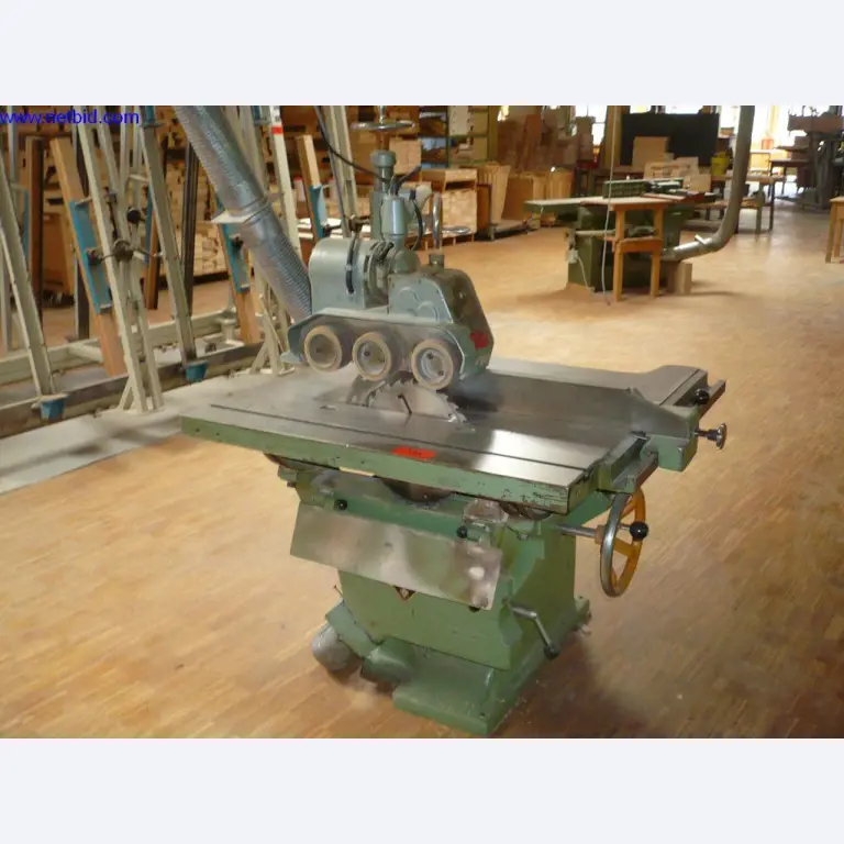 Holzbearbeitungs- und Werkzeugmaschinen zur Herstellung von mechanischen Kuckucksuhrwerken und -gehäusen-1