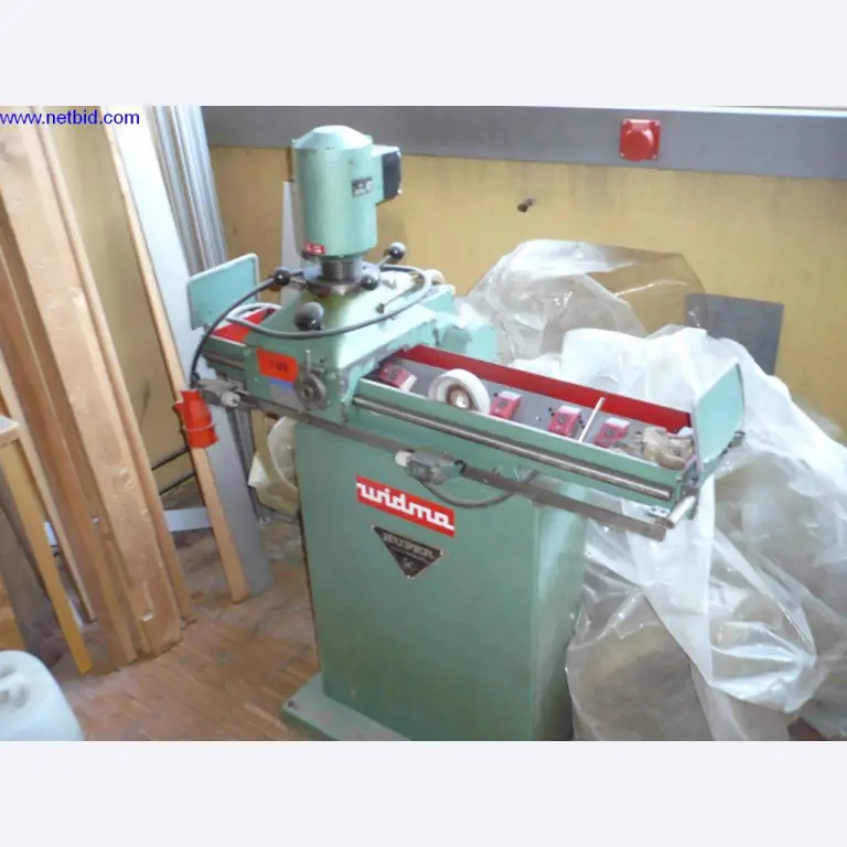 Holzbearbeitungs- und Werkzeugmaschinen zur Herstellung von mechanischen Kuckucksuhrwerken und -gehäusen-1