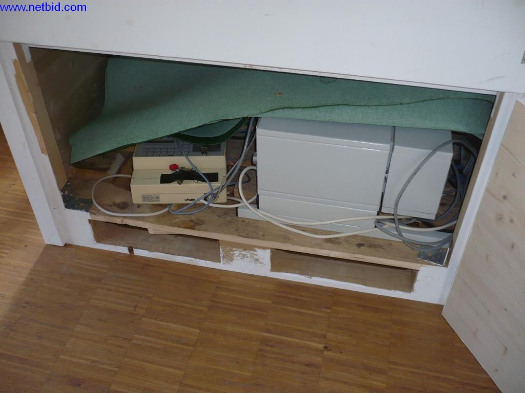 Dřevoobráběcí a obráběcí stroje pro výrobu mechanických hodinových strojků a skříní pro kukačky-2