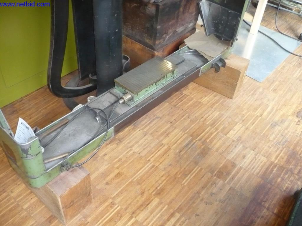 Holzbearbeitungs- und Werkzeugmaschinen zur Herstellung von mechanischen Kuckucksuhrwerken und -gehäusen-2