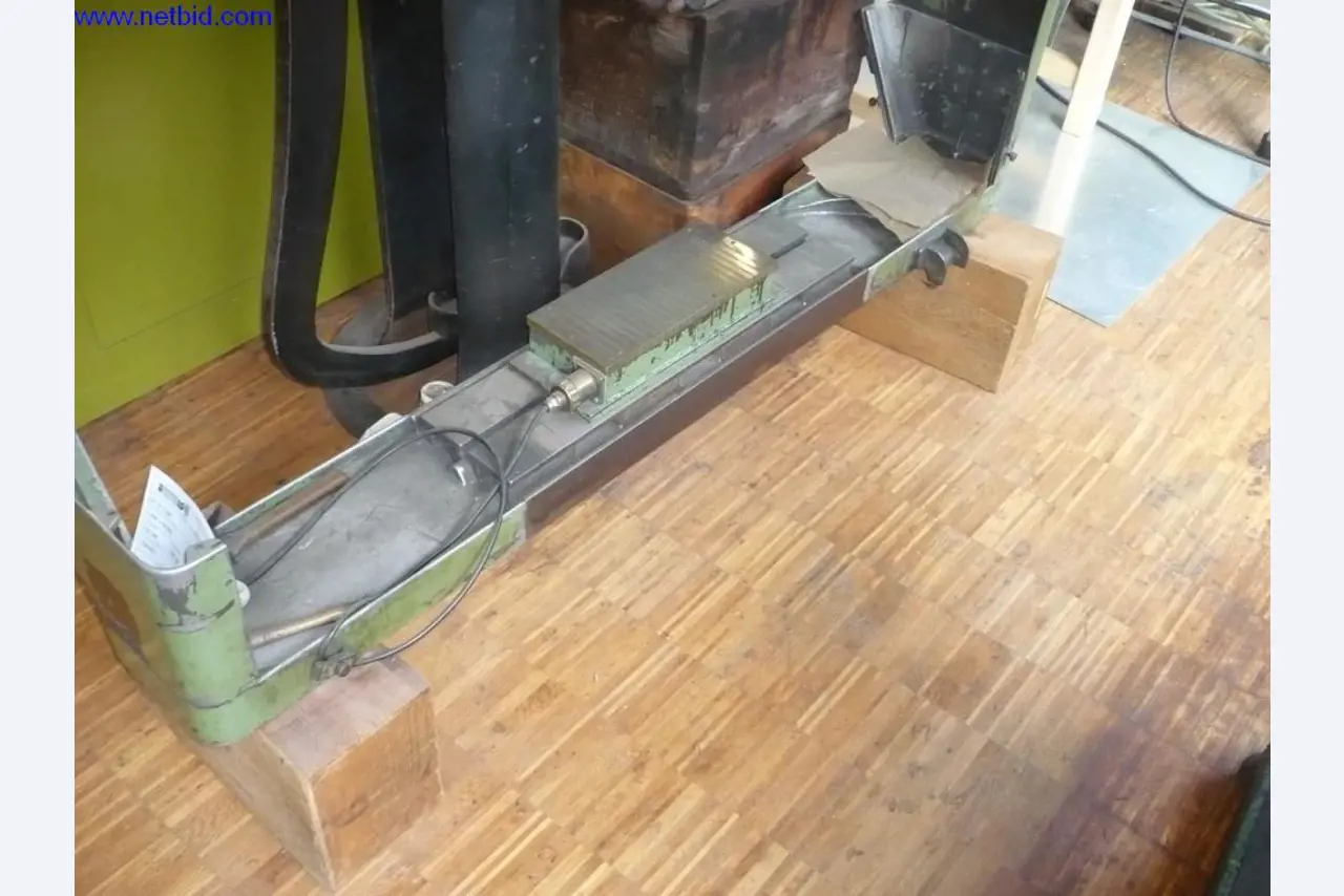 Holzbearbeitungs- und Werkzeugmaschinen zur Herstellung von mechanischen Kuckucksuhrwerken und -gehäusen-2