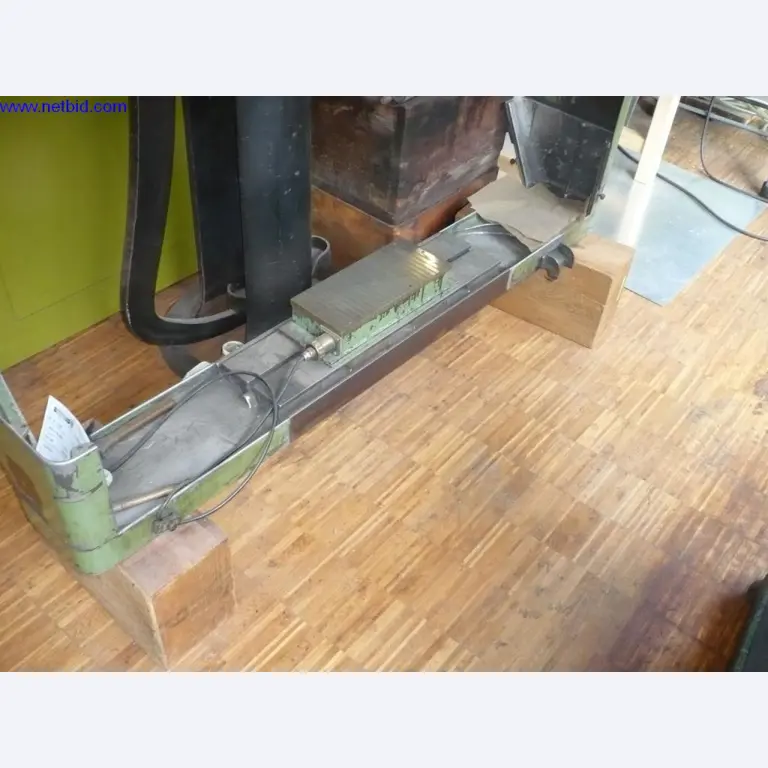 Holzbearbeitungs- und Werkzeugmaschinen zur Herstellung von mechanischen Kuckucksuhrwerken und -gehäusen-2