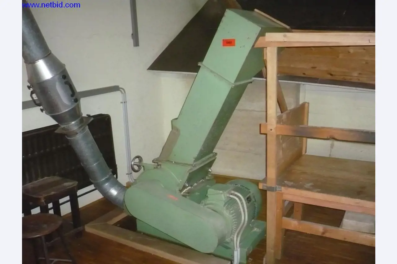 Holzbearbeitungs- und Werkzeugmaschinen zur Herstellung von mechanischen Kuckucksuhrwerken und -gehäusen-1