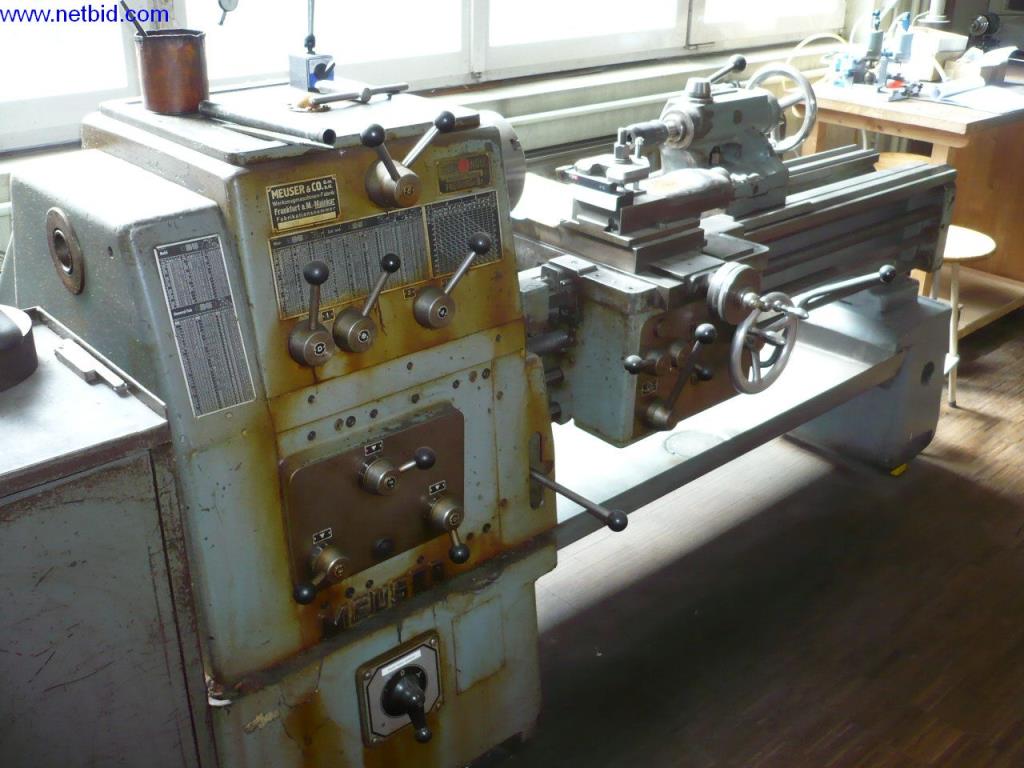 Holzbearbeitungs- und Werkzeugmaschinen zur Herstellung von mechanischen Kuckucksuhrwerken und -gehäusen-1