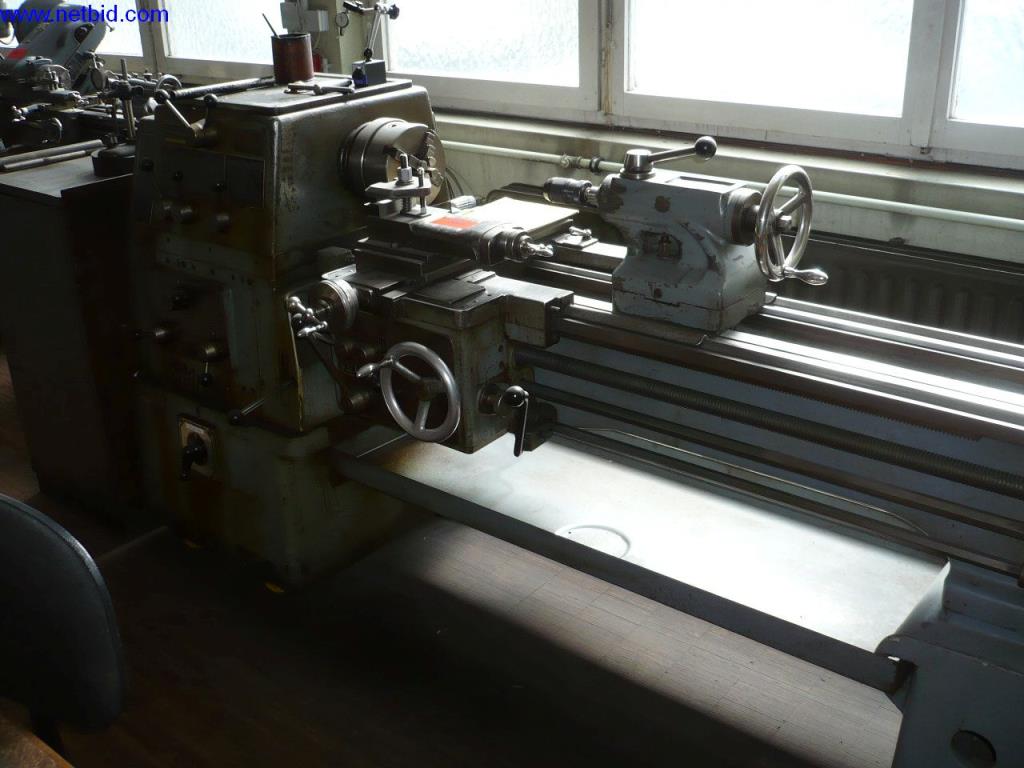 Holzbearbeitungs- und Werkzeugmaschinen zur Herstellung von mechanischen Kuckucksuhrwerken und -gehäusen-2