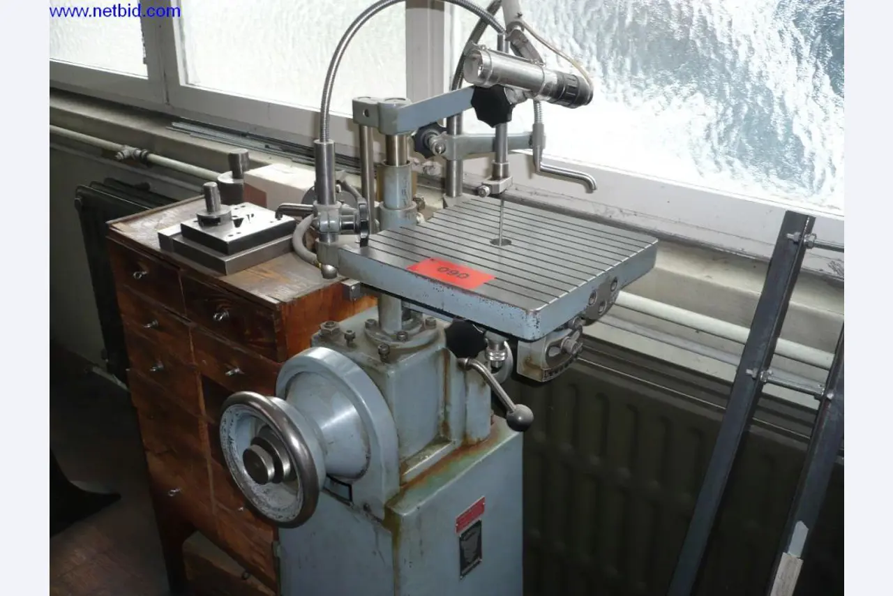 Holzbearbeitungs- und Werkzeugmaschinen zur Herstellung von mechanischen Kuckucksuhrwerken und -gehäusen-1