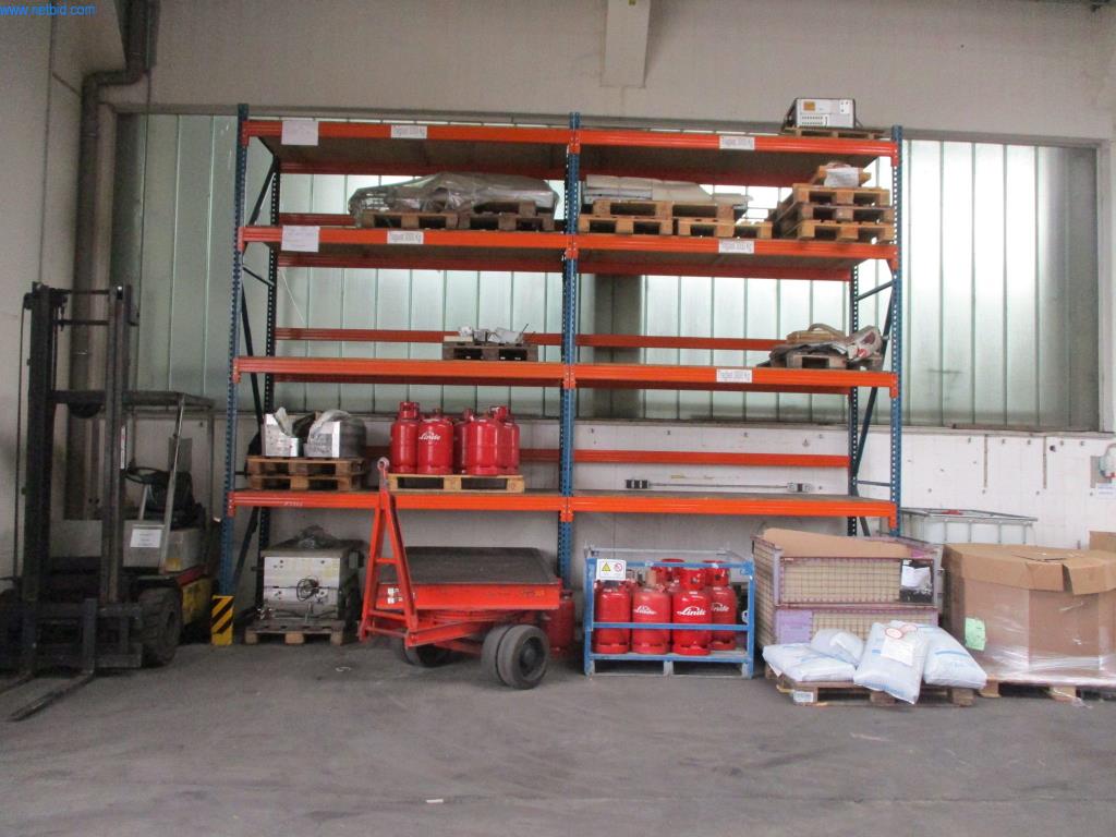 Stroje pro vstřikování plastů
-2