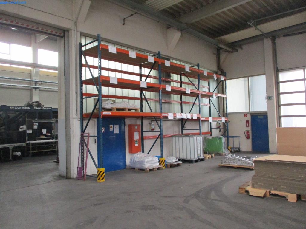 Stroje pro vstřikování plastů
-3