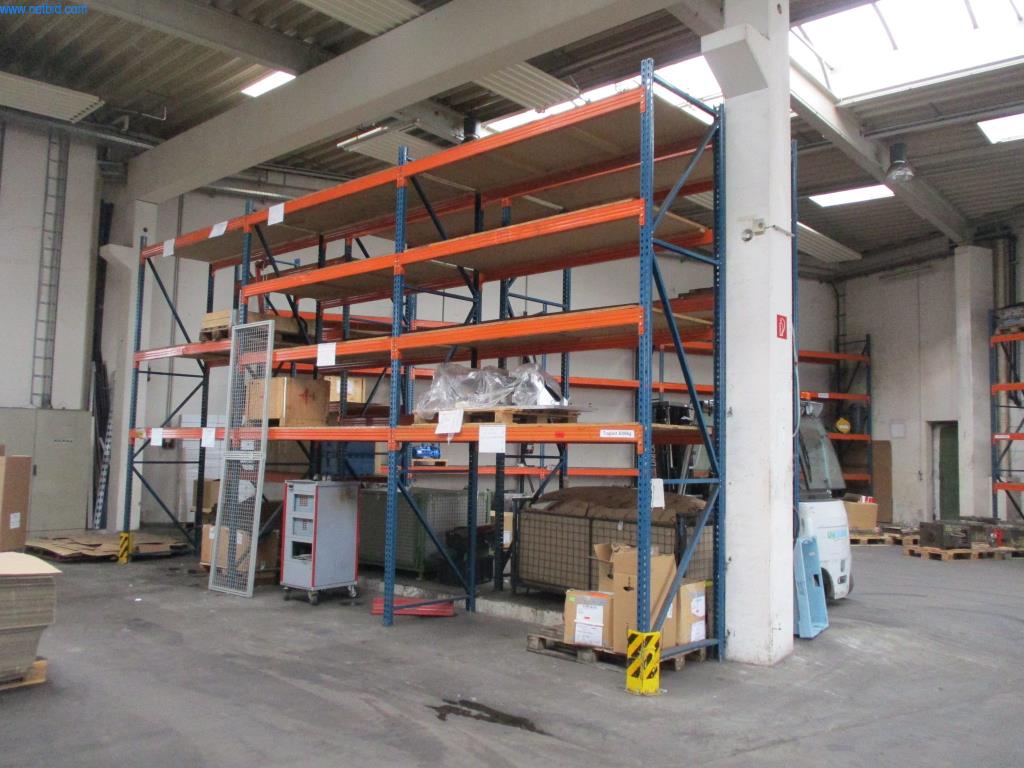 Stroje pro vstřikování plastů
-4