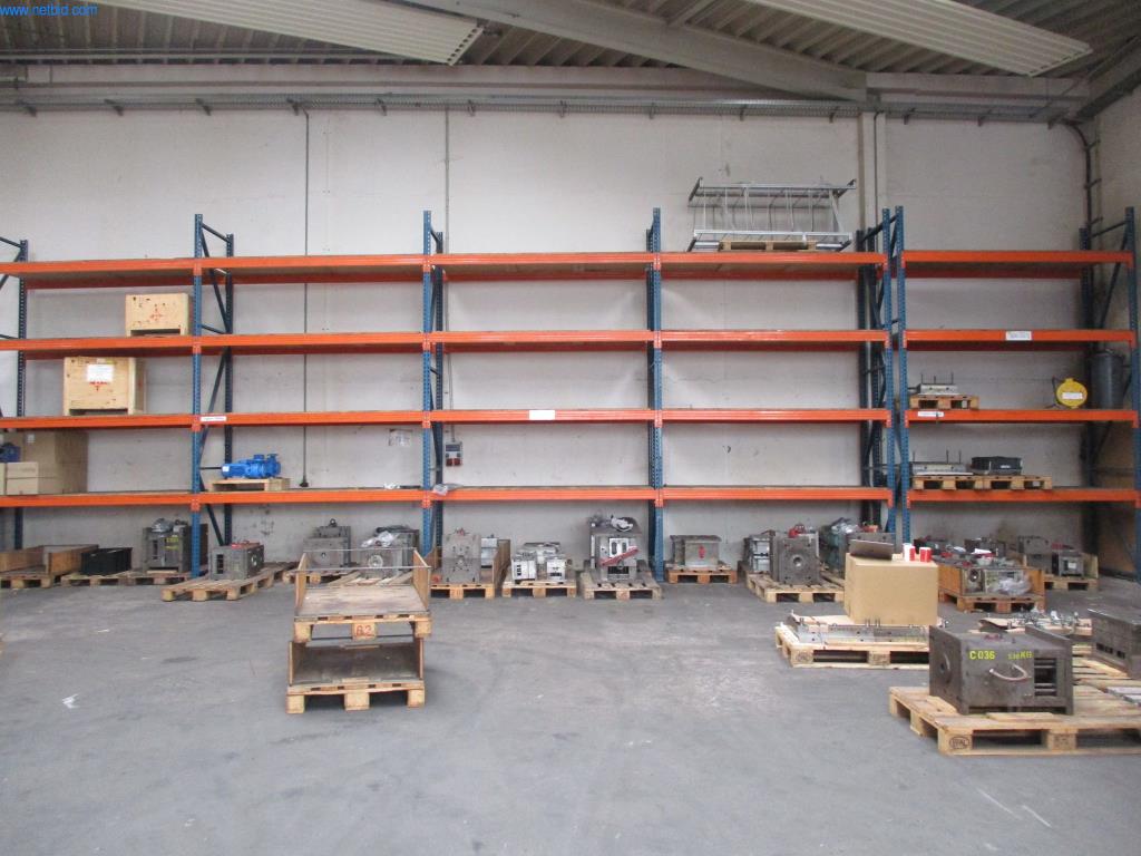 Stroje pro vstřikování plastů
-5