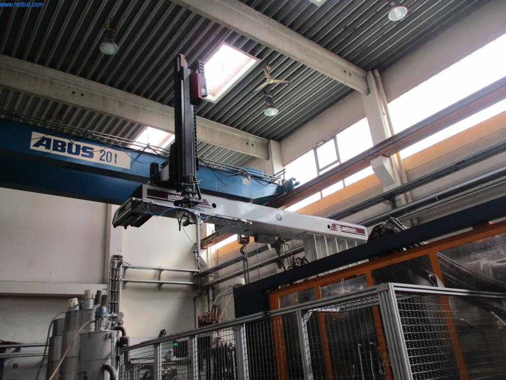 Stroji za brizganje plastike
-3