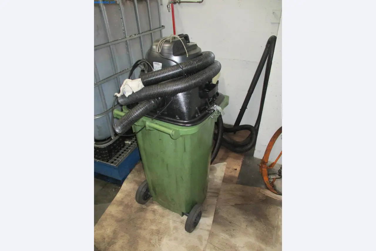 Máquinas del sector de la inyección de plásticos
-3