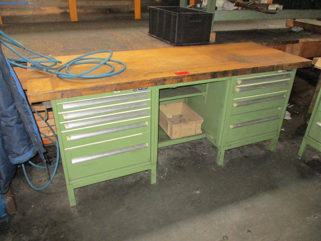 Stroje pro vstřikování plastů
-2