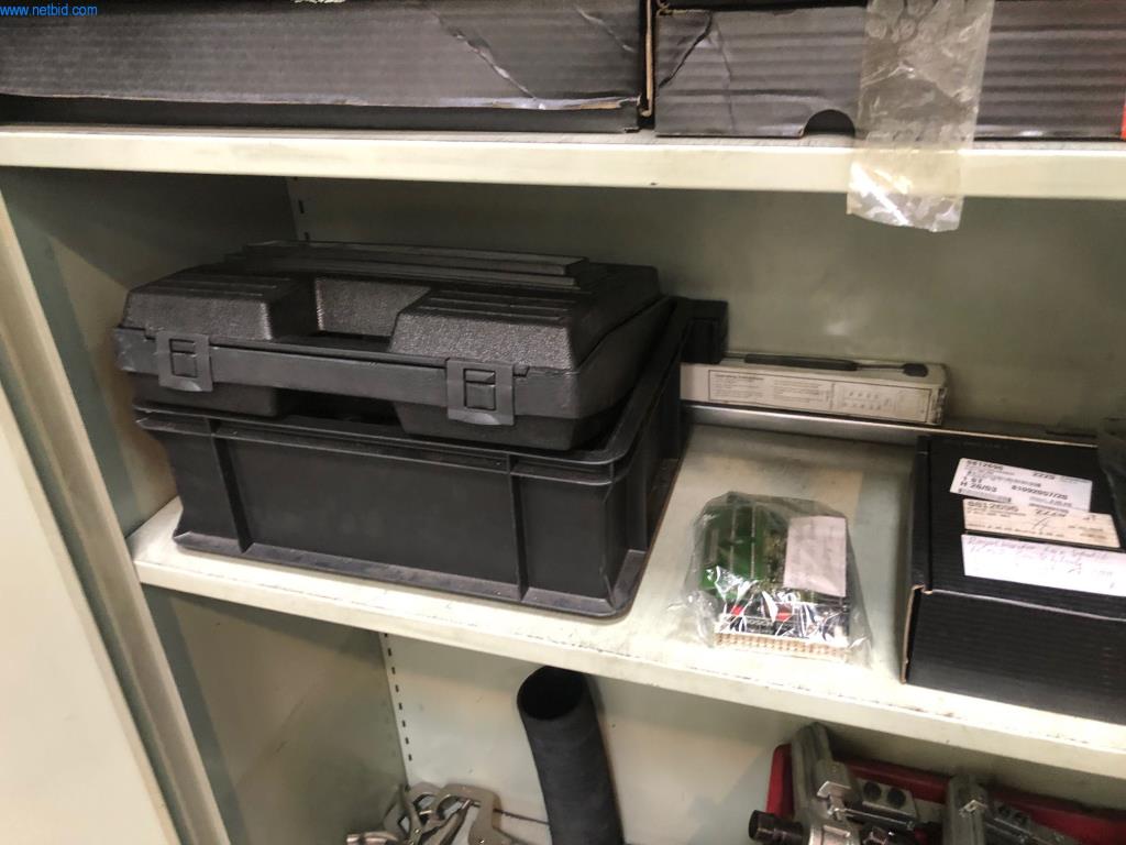 Máquinas del sector de la inyección de plásticos
-4