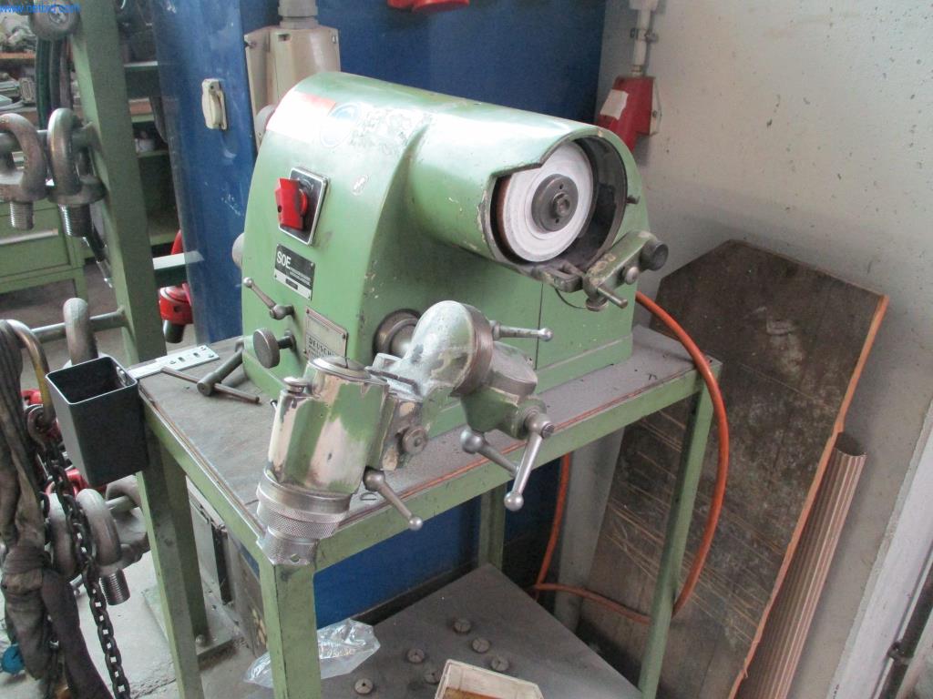 Stroje pro vstřikování plastů
-2