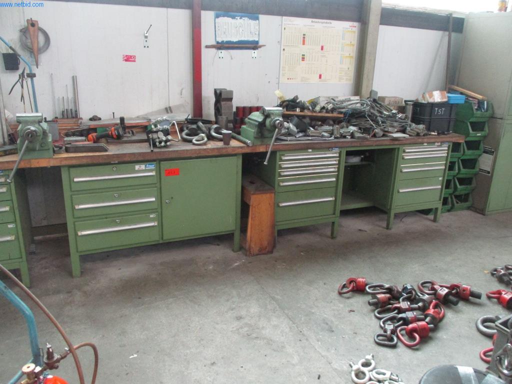 Stroje pro vstřikování plastů
-2