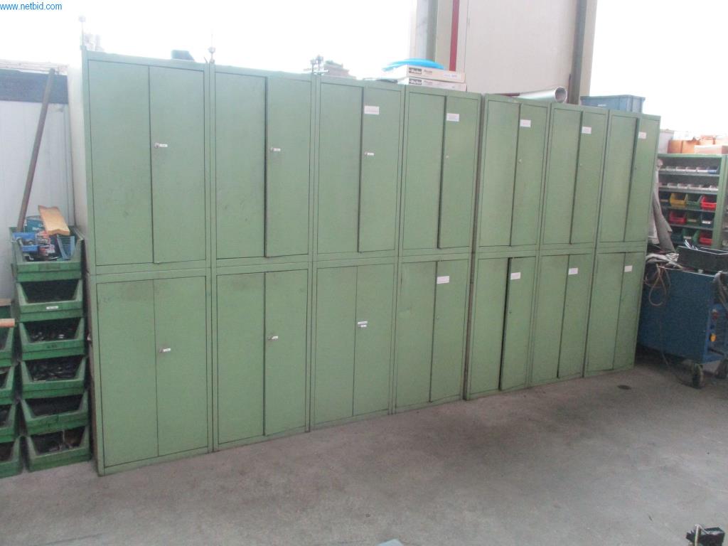 Stroje pro vstřikování plastů
-3