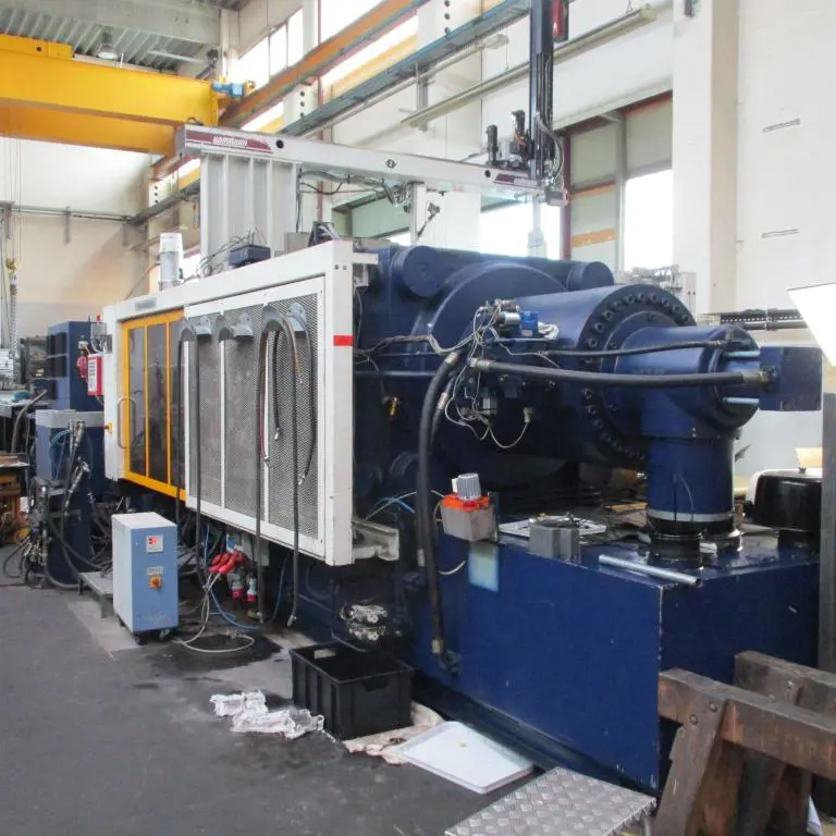 Plastic injection moulding machine Krauss Maffei KM650-4350BM