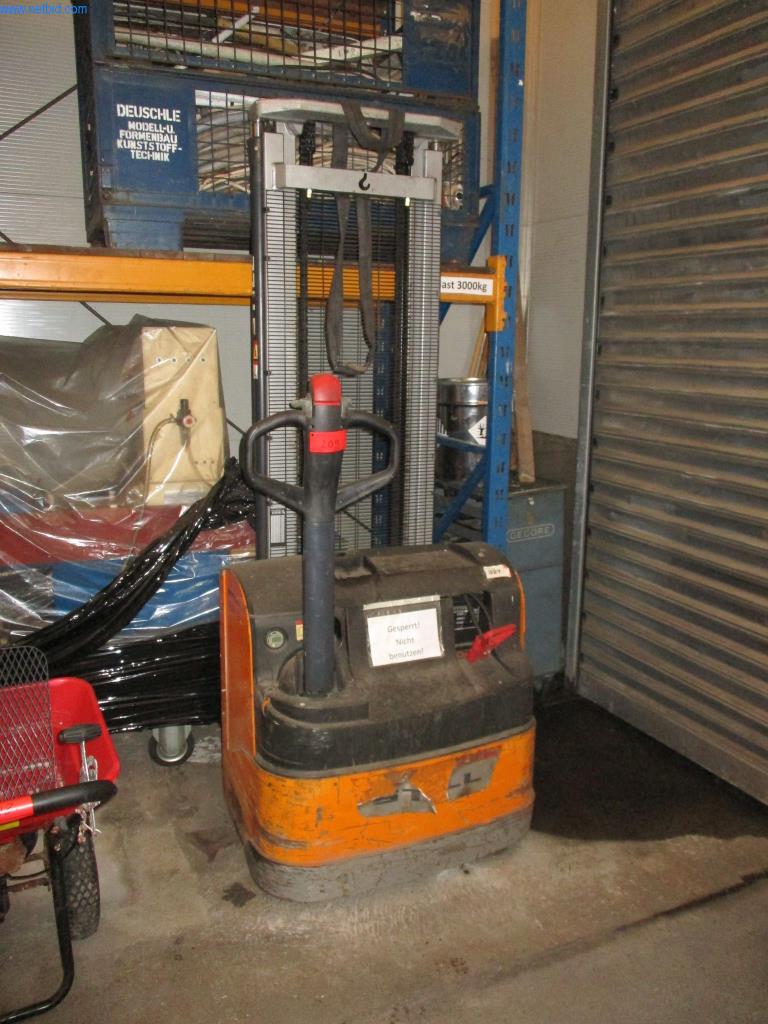 Machines du secteur de l'injection plastique
-1