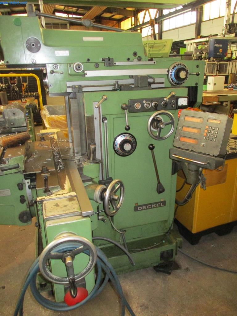 Machines du secteur de l'injection plastique
-3