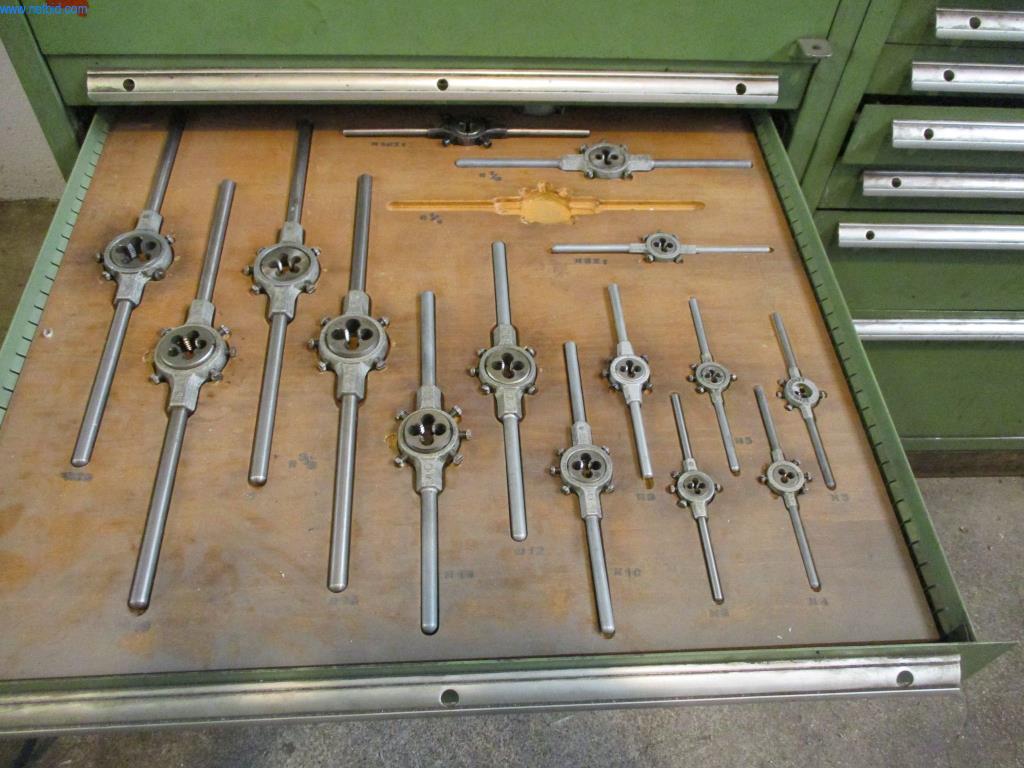 Stroji za brizganje plastike
-2