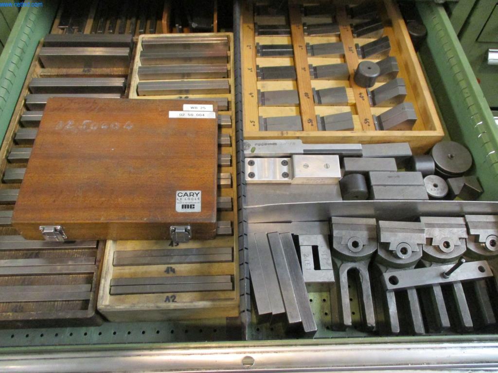 Stroji za brizganje plastike
-3