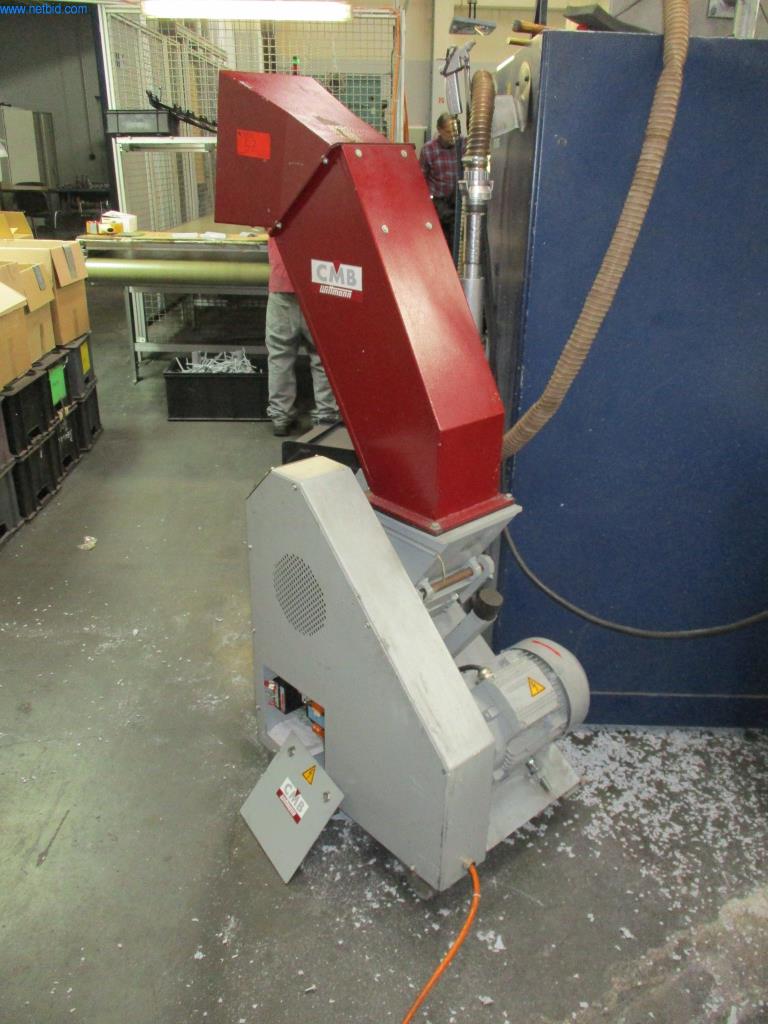 Machines du secteur de l'injection plastique
-3