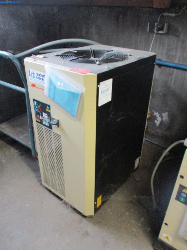 Máquinas del sector de la inyección de plásticos
-6