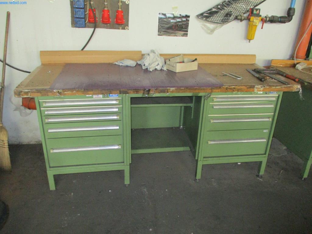 Machines du secteur de l'injection plastique
-2