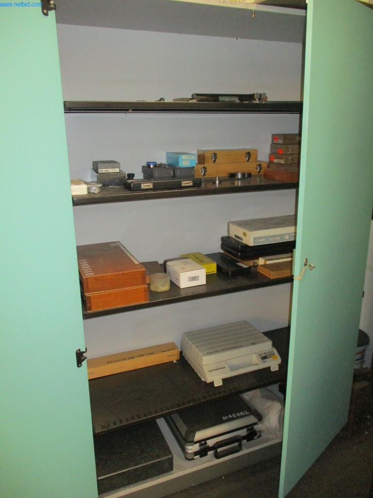 Stroje pro vstřikování plastů
-2