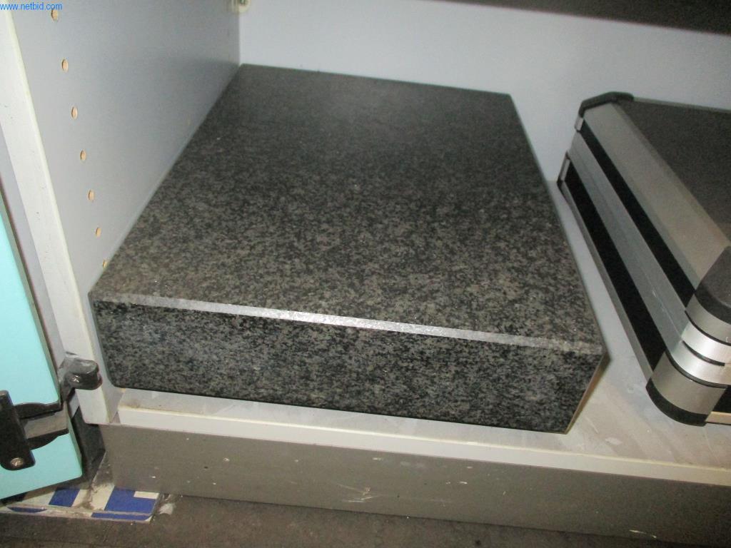 Stroje pro vstřikování plastů
-3